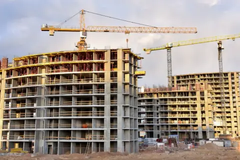 Ile zarabia deweloper na bloku? Odkryj zyski i koszty inwestycji