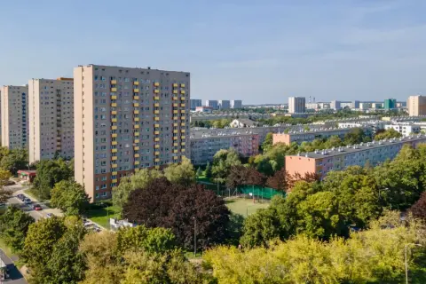 Bloki mieszkalne na jednym z poznańskich osiedli, które niektórzy określają jako najgorsze dzielnice Poznania.
