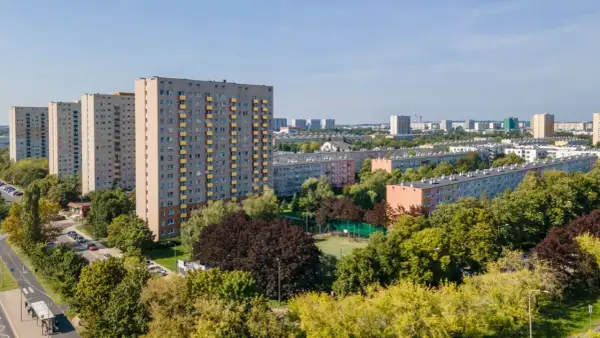 Bloki mieszkalne na jednym z poznańskich osiedli, które niektórzy określają jako najgorsze dzielnice Poznania.